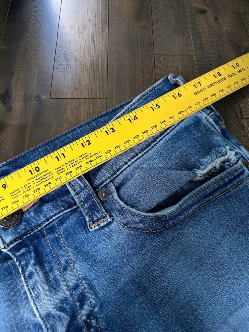 True Religion Ricky Relaxed Straight Jeans 32 Light Wash Stretch Denim Y2K